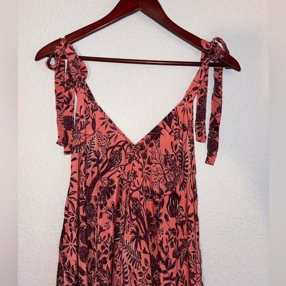 Lightweight, Adjustable jumpsuit - Picture 4 of 7